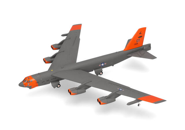 herpa wings 1/200 (ダイキャスト製) B-52H アメリカ空軍 53th BW 49試験評価飛行隊 "Test orange" 61-0028