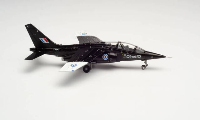 herpa wings 1/72 Qinetiq アルファジェット イギリス空軍 ZJ647