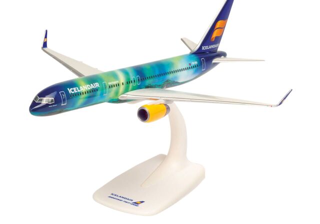 herpa wings 1/200 (プラスチック製) 757-200 アイスランド航空 “Hekla Aurora” TF-FIU ※スナップフィット