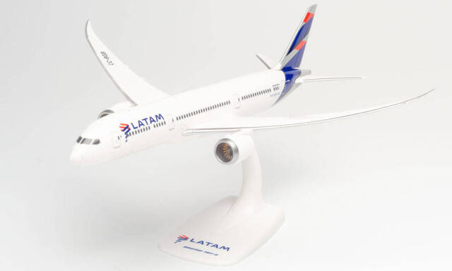 herpa wings 1/200 (snap) 787-9 LATAM航空 CC-BGB ※プラスチック製、スナップフィット
