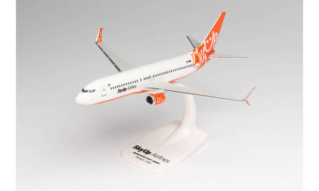 herpa wings 1/200 (プラスチック製) 737-800 スカイアップ航空 UR-SQB  ※スナップフィット