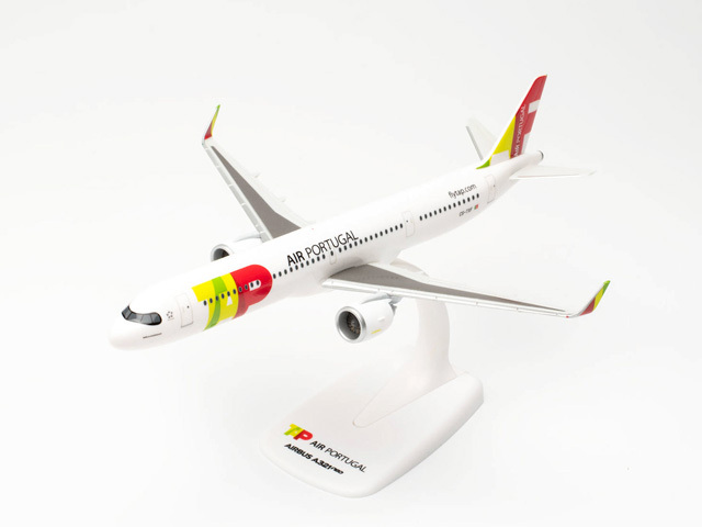 herpa wings 1/200 (プラスチック製) A321LR TAPポルトガル航空 “Am?lia Rodrigues” CS-TXF ※スナップフィット