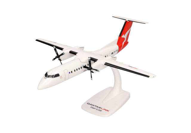 herpa wings 1/100 (プラスチック製) DHC-8-300 カンタスリンク VH-TQZ “Bundaberg” ※スナップフィット