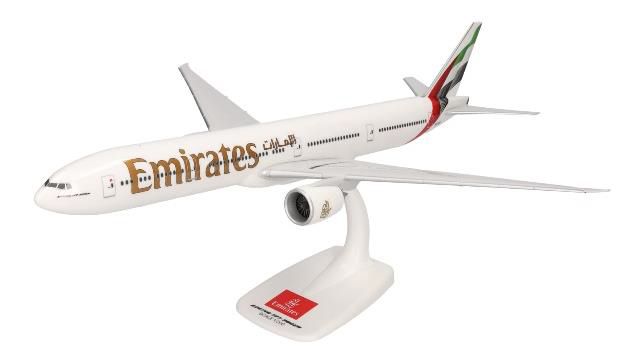 herpa wings 1/200 (プラスチック製) 777-300ERエミレーツ航空 new 2023 colors A6-ENV ※スナップフィット