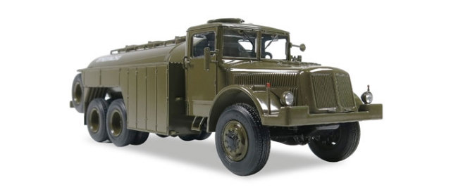 herpa Cars&Trucks 1/43 タトラ 111C 軍用タンクローリー