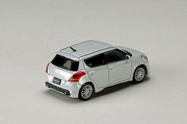ホビージャパン 1/64 (ダイキャスト製) スズキ スイフトスポーツ