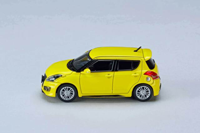 ホビージャパン 1/64 (ダイキャスト製) スズキ スイフトスポーツ