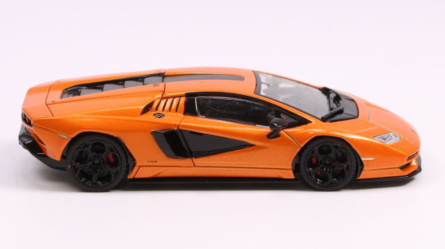 HH TOYS 1/64　ランボルギーニ カウンタック LPI 800-4 Amazon | Hung Hing Toys 1/64 ランボルギーニー・カウンタック