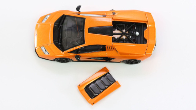 HUNG HING TOYS 1/64 ランボルギーニ・カウンタック LPI 800-4 (ARANCO