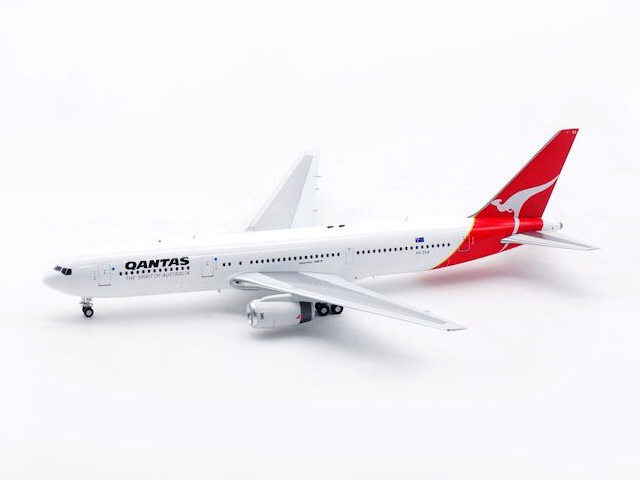 InFlight Model 1/200 (ダイキャスト製) 767-300ER カンタス航空 VH-ZXA