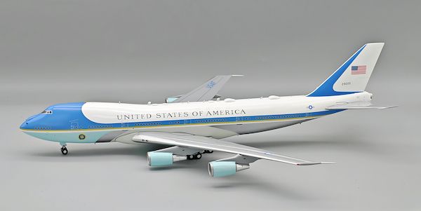 InFlight Model 1/200 (ダイキャスト製)29000 USAF VC-25A PLUS RETIREMENT COIN