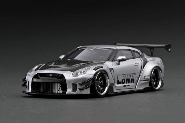 ignition model(イグニッションモデル) 1/43 LB-Silhouette WORKS GT Nissan 35GT-RR シルバー ★生産予定数：100pcs