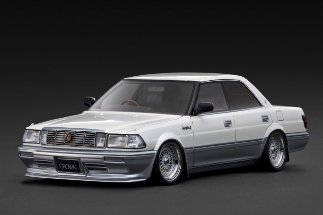 ignition model(イグニッションモデル) 1/18 (レジン製) TOYOTA CROWN Royal Saloon G (130) Pearl White/Silver