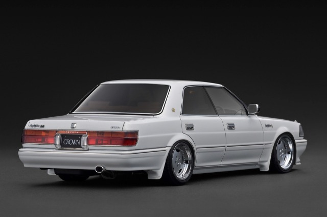ignition model(イグニッションモデル) 1/18 (レジン製) TOYOTA CROWN