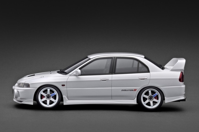 バイエル: イノベーション・カンパニー 2013年版 ignition model(イグニッションモデル) 1/18 (レジン製