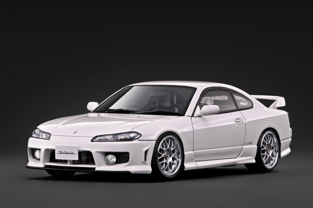 ignition model(イグニッションモデル) 1/18 (レジン製) Nissan Silvia