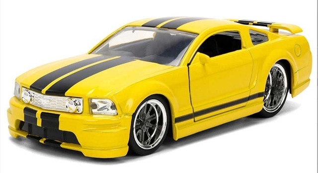 Jada Toys(ジャダトイズ) 1/32 (ダイキャスト製) F&F 2006 フォード