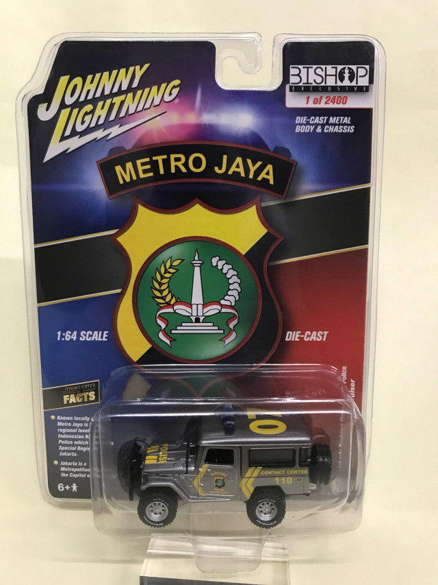 Johnny Lightning（ジョニーライトニング）1/64 トヨタ ランドクルーザー インドネシア警察 シルバー