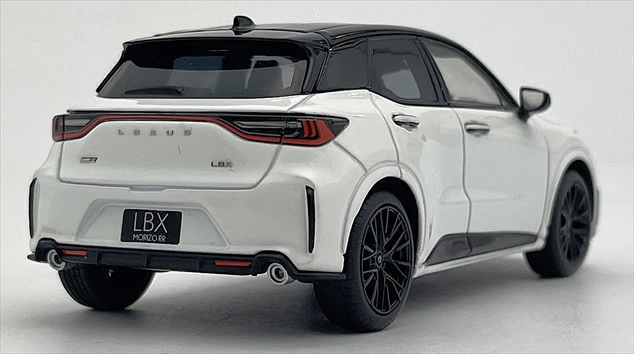 京商　1/43 レクサス　LBX MORIZO RR ホワイトノーヴァ Amazon | 京商 (Kyosho) 京商オリジナル 1/43 LEXUS LBX MORIZO RR