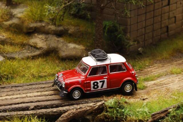 [予約]ゲインコーププロダクツ 1/64 (ダイキャスト製) Mini Cooper #87 スペアタイヤ X2個付 レッド