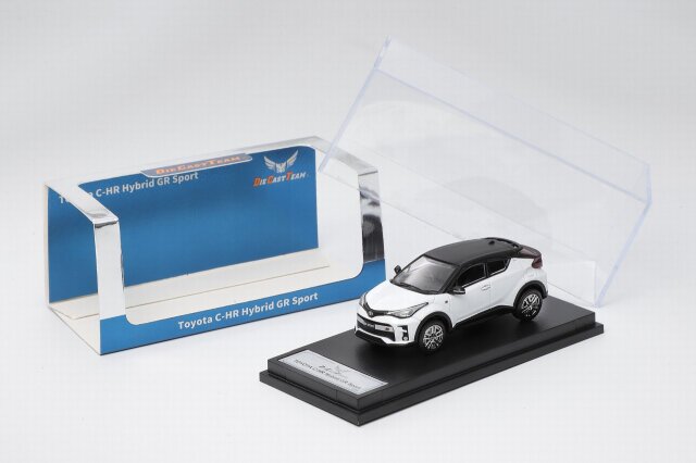 ダイキャストチーム 1/64 (ダイキャスト製)  Toyota C-HR Hybrid GR Sport (RHD) ホワイト