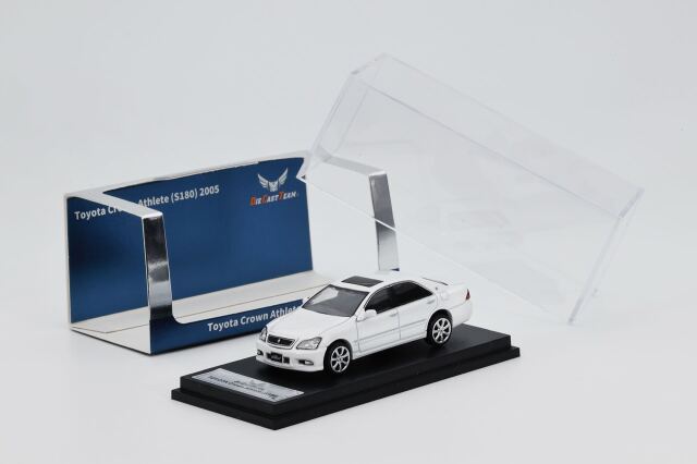 [予約]ダイキャストチーム 1/64 (ダイキャスト製) Toyota Crown Athlete(S180) 2005 (RHD) ホワイト