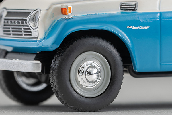 トミカリミテッドヴィンテージネオ 1/64 トヨタ ランドクルーザー
