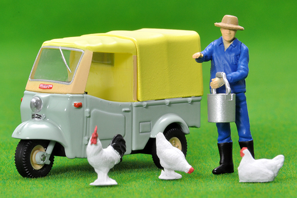 トミカリミテッドヴィンテージ 1/64 ダイハツ ミゼット（黄緑／ベージュ）フィギュア付