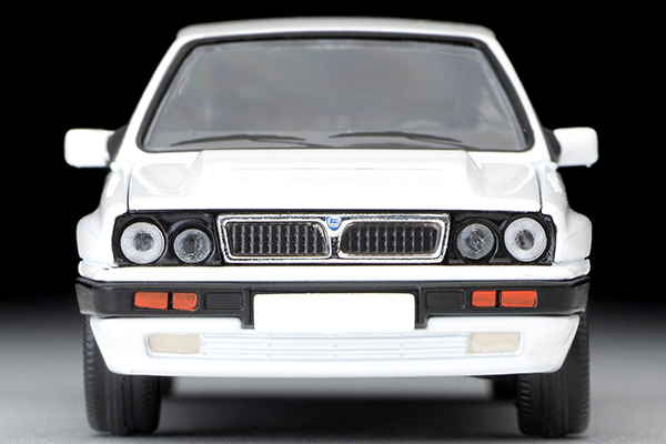 トミカリミテッドヴィンテージネオ 1/64 ランチア デルタ HF