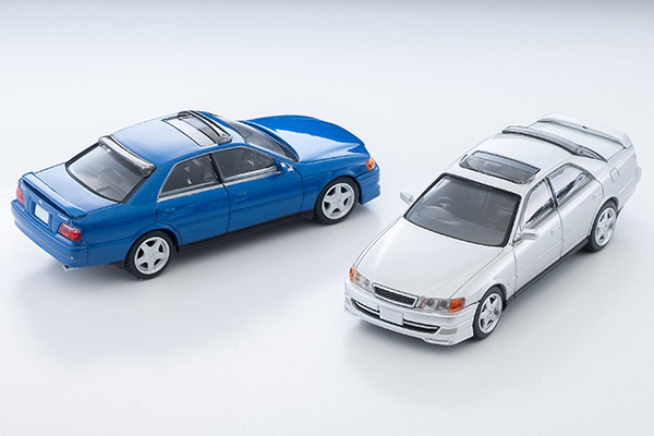 トミカリミテッドヴィンテージネオ 1/64 (ダイキャスト製) トヨタ