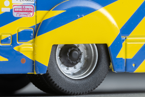 トミカリミテッドヴィンテージネオ 1/64 (ダイキャスト製) いすゞ