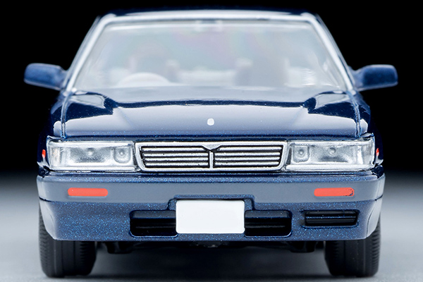 トミカリミテッドヴィンテージネオ 1/64 日産ローレル メダリスト（紺