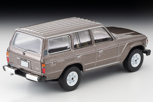 トミカリミテッド LV-104 ランドクルーザー　2台セット トミカリミテッド LV-104 ランドクルーザー 2台セット - メルカリ