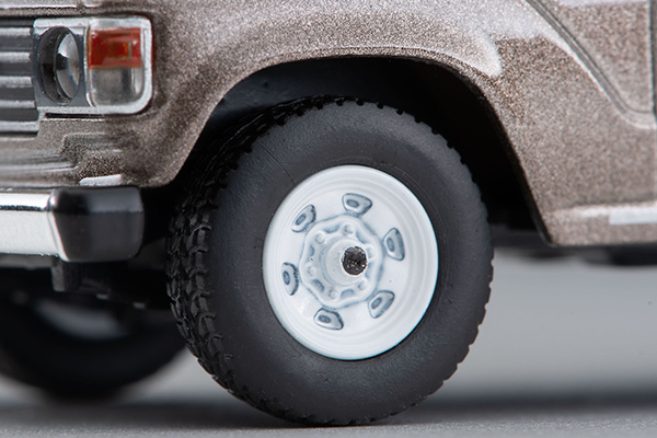 トミカリミテッドヴィンテージネオ 1/64 トヨタ ランドクルーザー60 GX