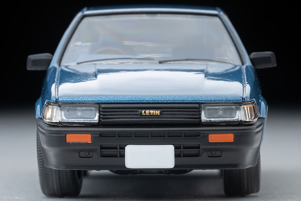 トミカリミテッドヴィンテージネオ 1/64 (ダイキャスト製) トヨタ