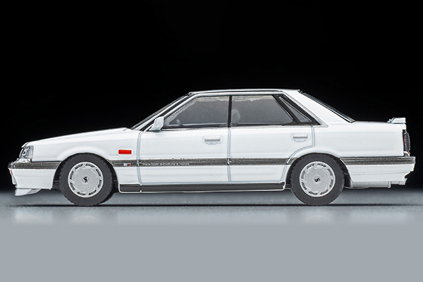 トミカリミテッドヴィンテージネオ 1/64 日産 スカイライン 4