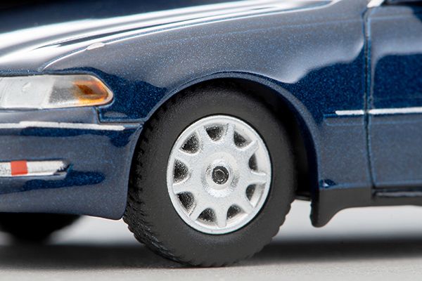 トミカリミテッドヴィンテージネオ 1/64 (ダイキャスト製) トヨタ