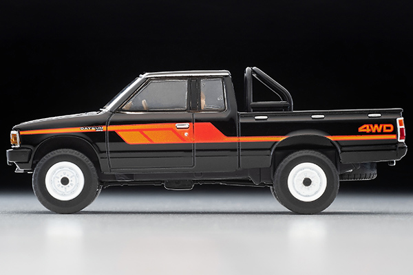 トミカリミテッドヴィンテージネオ 1/64 ダットサン トラック 4WD