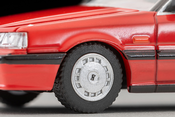 トミカリミテッドヴィンテージネオ 1/64 (ダイキャスト製) 日産