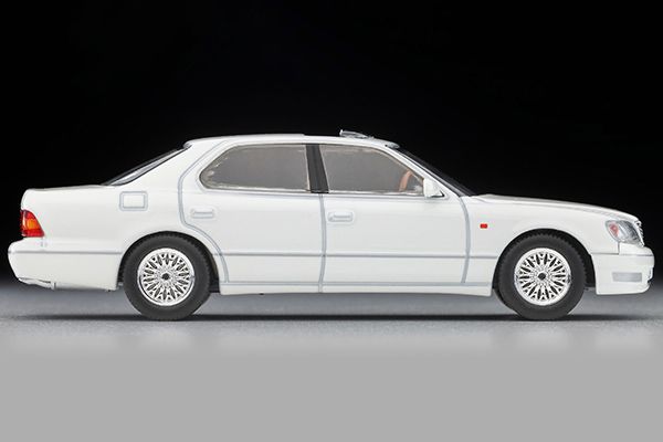 トミカリミテッドヴィンテージネオ 1/64 (ダイキャスト製) トヨタ