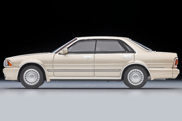 トミカリミテッドヴィンテージネオ 1/64 (ダイキャスト製) 日産