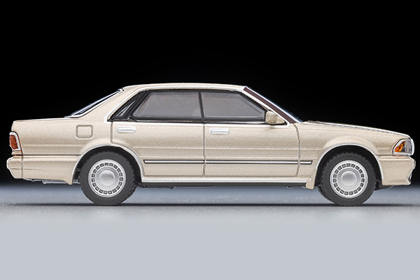 トミカリミテッドヴィンテージネオ 1/64 (ダイキャスト製) 日産