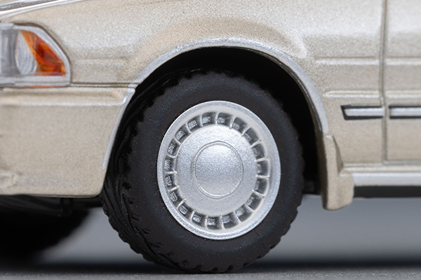 トミカリミテッドヴィンテージネオ 1/64 (ダイキャスト製) 日産