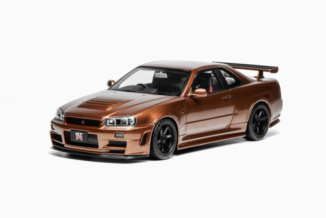 MOTORHELIX(モーターへリックス) 1/18 (ダイキャスト製) Nissan