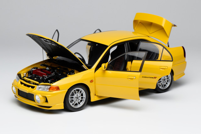 TAー03 セット　テクニゴールド・スペアボディ付き　ランエボ4 MOTORHELIX(モーターへリックス) 1/18 (ダイキャスト製) 三菱