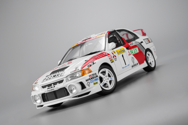 [予約]MOTORHELIX(モーターへリックス) 1/18 (ダイキャスト製) 三菱 Lancer Evolution IV GSR Monte Carlo