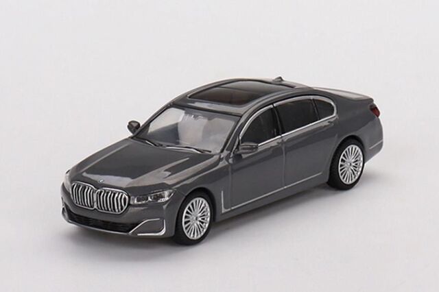 MINI GT 1/64 BMW 750Li xDrive ベルニーナグレー アンバーエフェクト(右ハンドル)