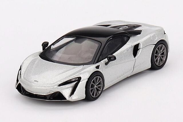 MINI GT 1/64 マクラーレン アルトゥーラ アイスシルバー(右ハンドル)