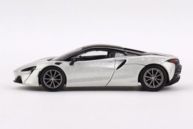 MINI GT 1/64 マクラーレン アルトゥーラ アイスシルバー(右