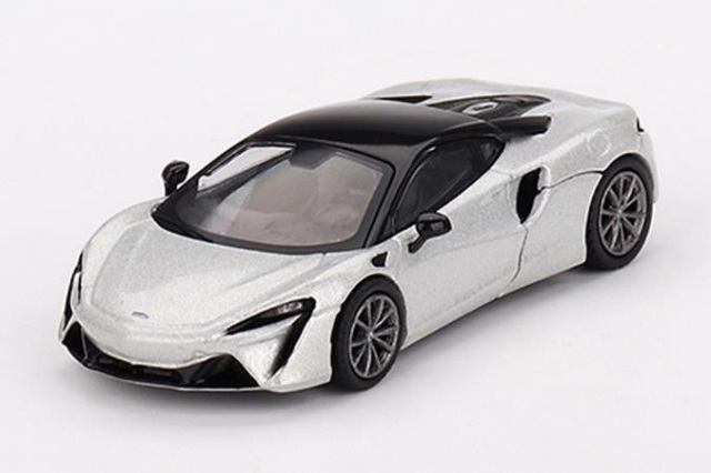 MINI GT 1/64 マクラーレン アルトゥーラ アイスシルバー(左ハンドル